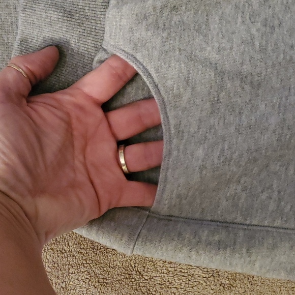 Sweats - Picture 3 of 4